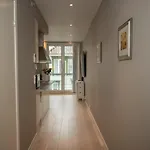 Apartment Prime Location, Free Parking, Private Balcony