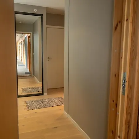 アパート Prime Location, Free Parking, Private Balcony