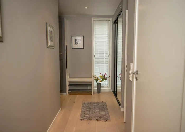 Prime Location, Free Parking, Private Balcony Apartment Stavanger
